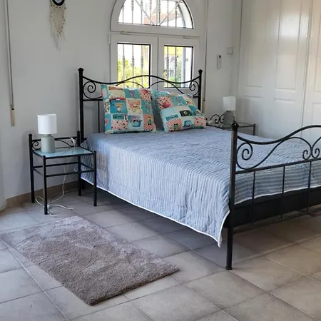 Casa Valdi, Fantastic 4 Bedroom House With Private,heated Swimming Pool And Barbecue *