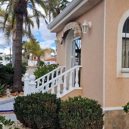 Casa Valdi, Fantastic 4 Bedroom House With Private,heated Swimming Pool And Barbecue Holiday home *