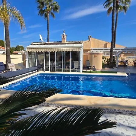 Casa Valdi, Fantastic 4 Bedroom House With Private,heated Swimming Pool And Barbecue *