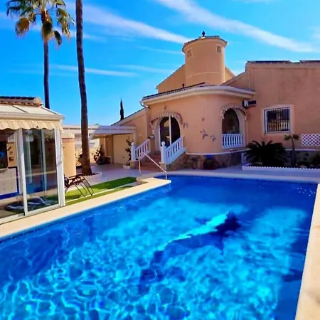 Casa Valdi, Fantastic 4 Bedroom House With Private,heated Swimming Pool And Barbecue シウダー・ケサダ