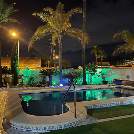 Casa Valdi, Fantastic 4 Bedroom House With Private,heated Swimming Pool And Barbecue *